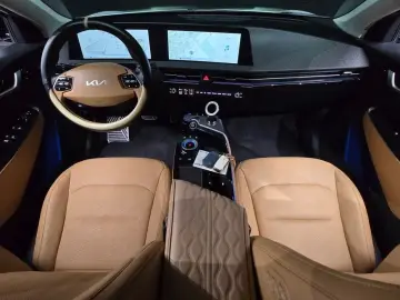 2023 Kia EV6 с пробегом 77 907 км
