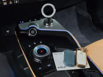 2023 Kia EV6 с пробегом 77 907 км
