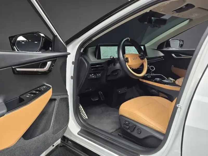 2023 Kia EV6 с пробегом 77 907 км