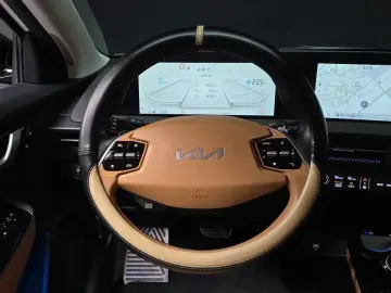 2023 Kia EV6 с пробегом 77 907 км