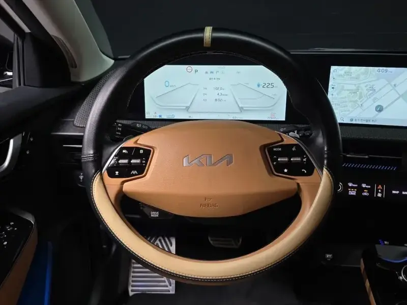 2023 Kia EV6 с пробегом 77 907 км