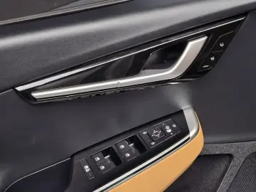 2023 Kia EV6 с пробегом 77 907 км