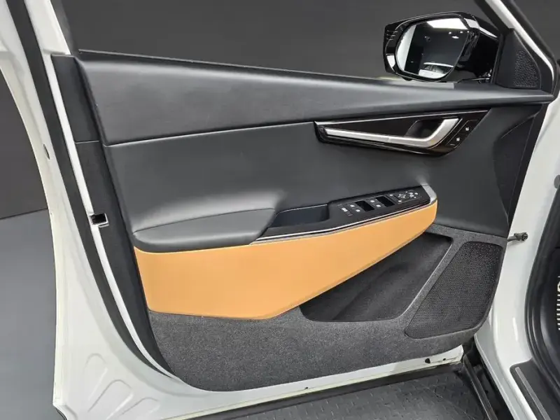 2023 Kia EV6 с пробегом 77 907 км