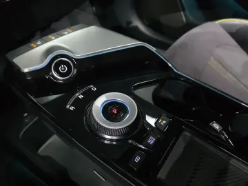 2023 Kia EV6 с пробегом 75 133 км