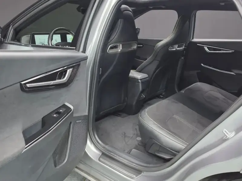 2023 Kia EV6 с пробегом 75 133 км