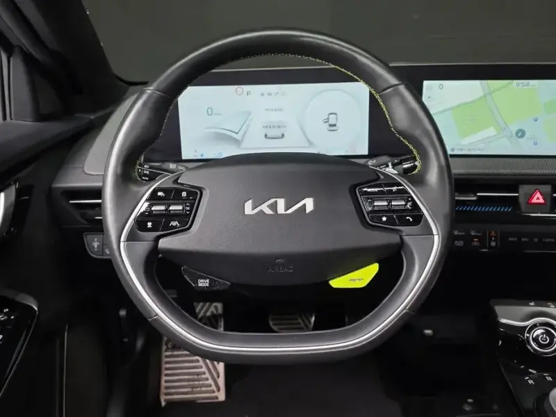 2023 Kia EV6 с пробегом 75 133 км
