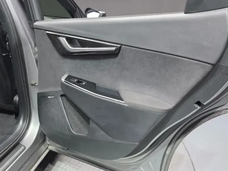 2023 Kia EV6 с пробегом 75 133 км