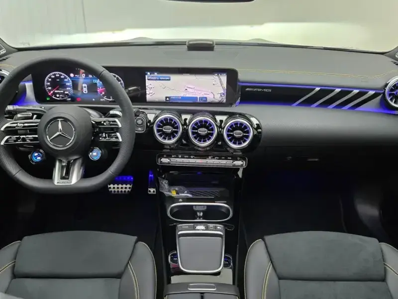 2025 Mercedes-Benz CLA с пробегом 68 км