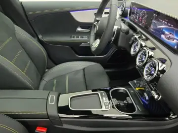 2025 Mercedes-Benz CLA с пробегом 68 км