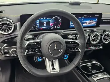2025 Mercedes-Benz CLA с пробегом 1 358 км