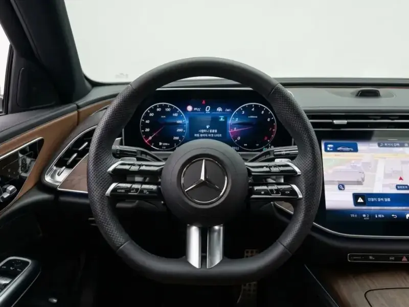 2025 Mercedes-Benz E-Класс с пробегом 20 981 км