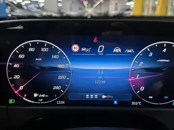 2025 Mercedes-Benz E-Класс с пробегом 12 400 км