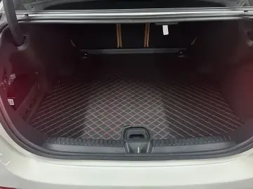 2025 Mercedes-Benz E-Класс с пробегом 12 400 км