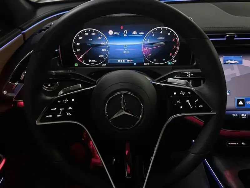 2025 Mercedes-Benz E-Класс с пробегом 12 400 км