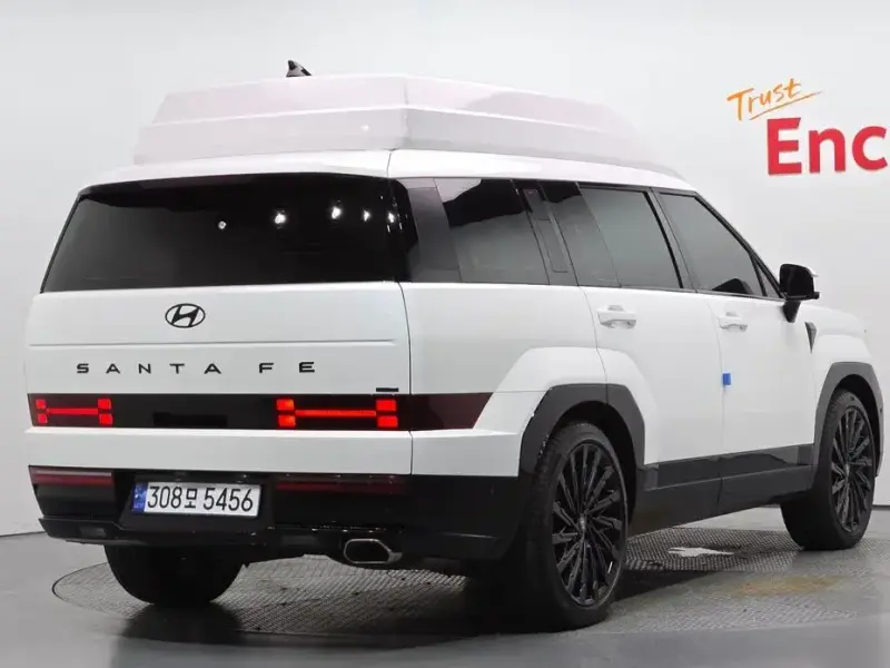 2025 Hyundai Santa Fe с пробегом 2 393 км