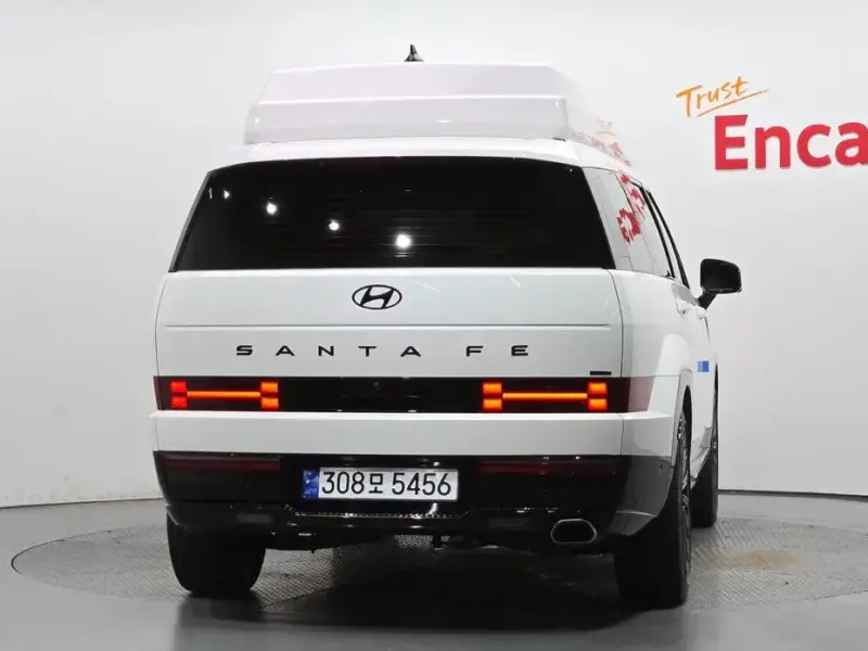 2025 Hyundai Santa Fe с пробегом 2 393 км