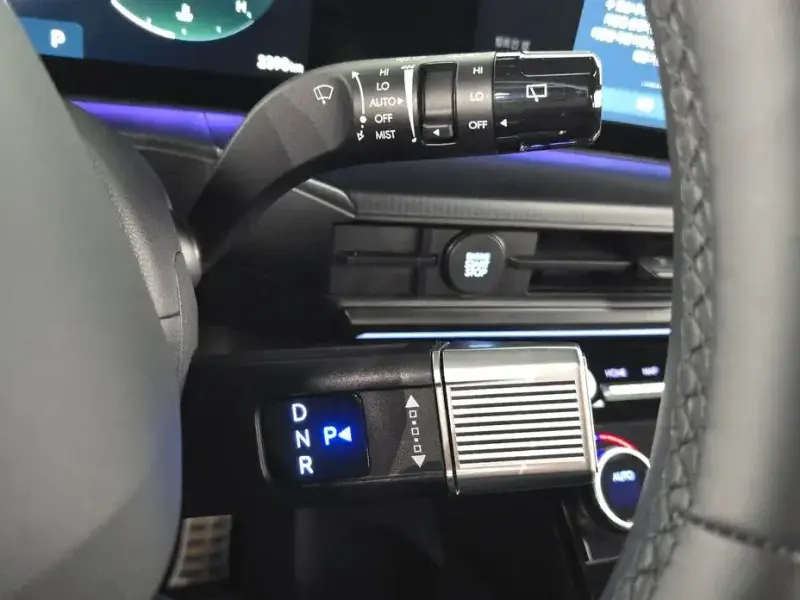 2025 Hyundai Santa Fe с пробегом 2 393 км