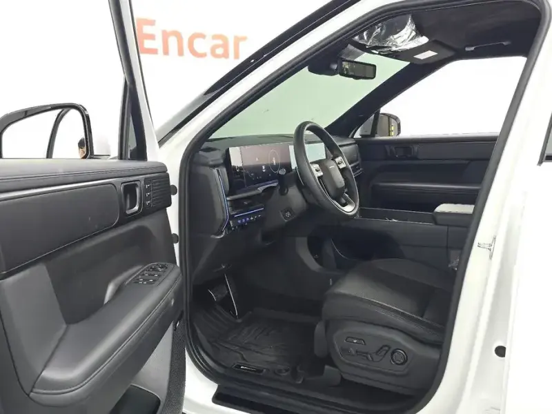 2025 Hyundai Santa Fe с пробегом 2 393 км