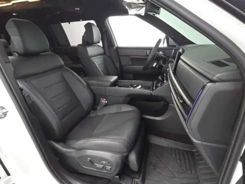 2025 Hyundai Santa Fe с пробегом 2 393 км