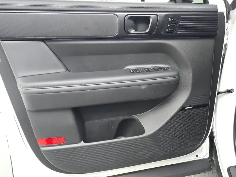 2025 Hyundai Santa Fe с пробегом 2 393 км