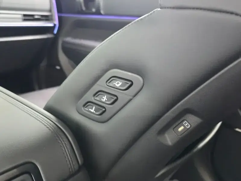 2025 Hyundai Santa Fe с пробегом 2 393 км