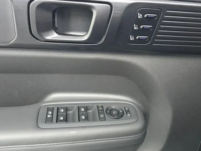 2025 Hyundai Santa Fe с пробегом 2 393 км