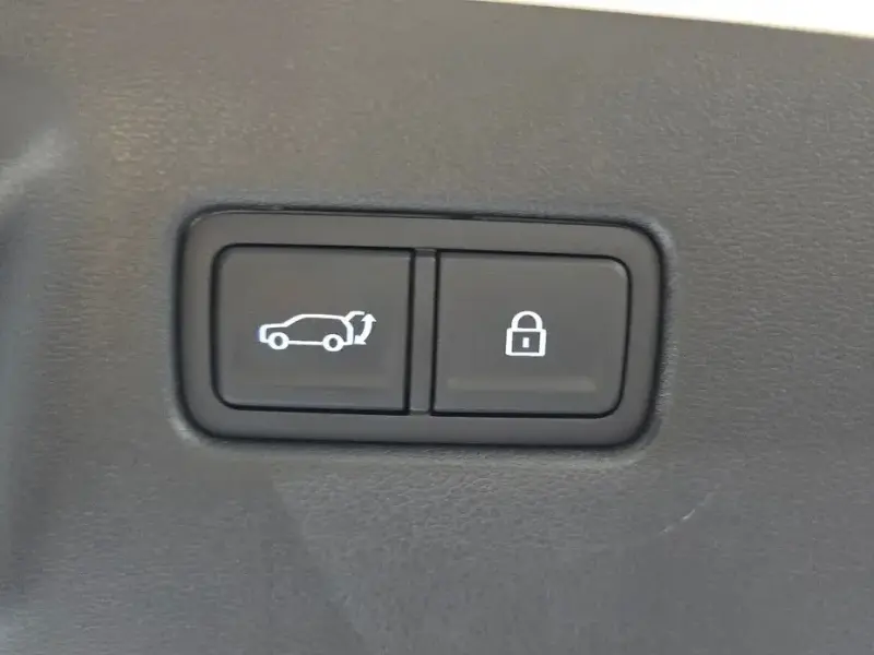 2025 Hyundai Santa Fe с пробегом 2 393 км