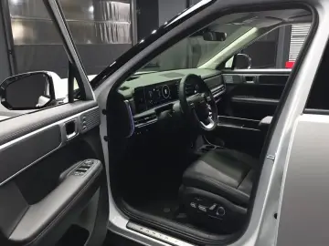 2025 Hyundai Santa Fe с пробегом 7 079 км