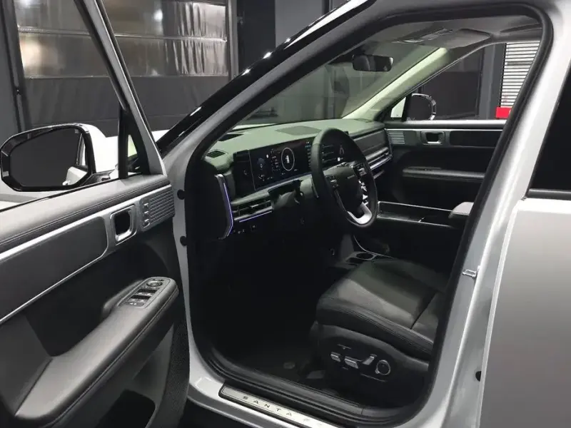 2025 Hyundai Santa Fe с пробегом 7 079 км