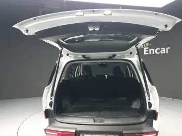 2025 Hyundai Santa Fe с пробегом 7 079 км