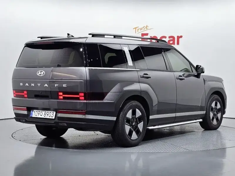2023 Hyundai Santa Fe с пробегом 10 261 км