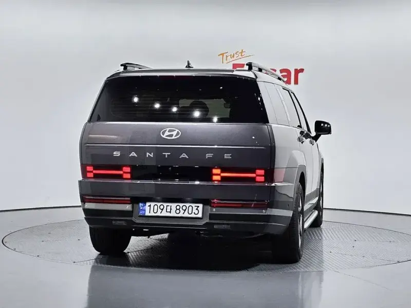 2023 Hyundai Santa Fe с пробегом 10 261 км