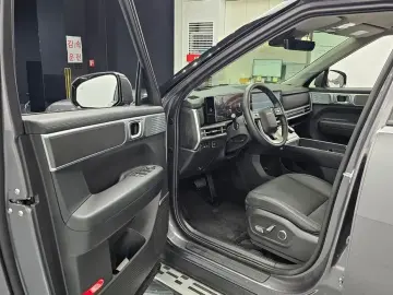 2023 Hyundai Santa Fe с пробегом 10 261 км