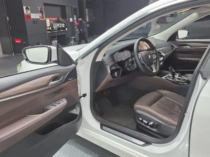 2023 BMW 6 серии с пробегом 42 588 км