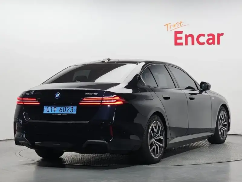 2025 BMW i5 с пробегом 19 890 км