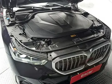 2025 BMW i5 с пробегом 19 890 км