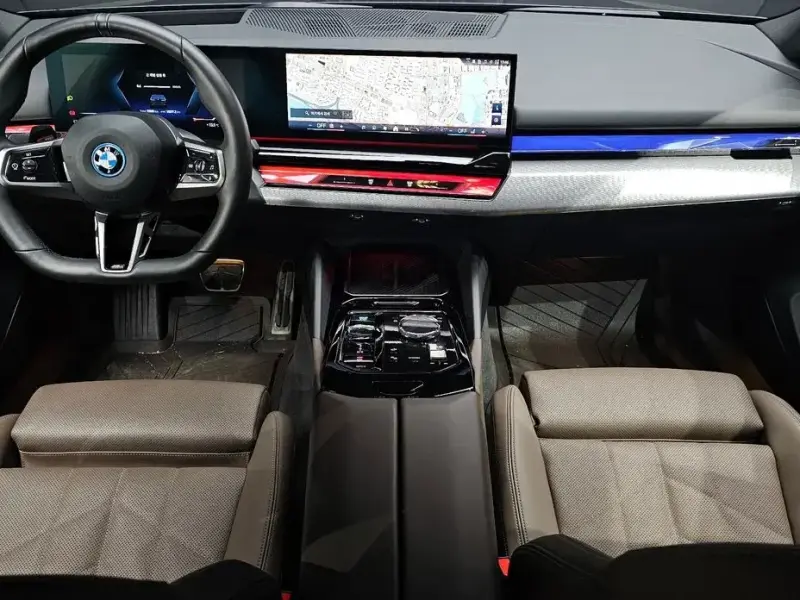 2025 BMW i5 с пробегом 19 890 км
