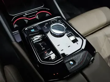 2025 BMW i5 с пробегом 19 890 км