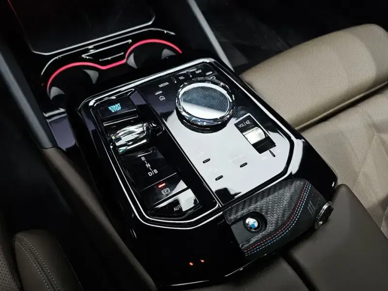 2025 BMW i5 с пробегом 19 890 км