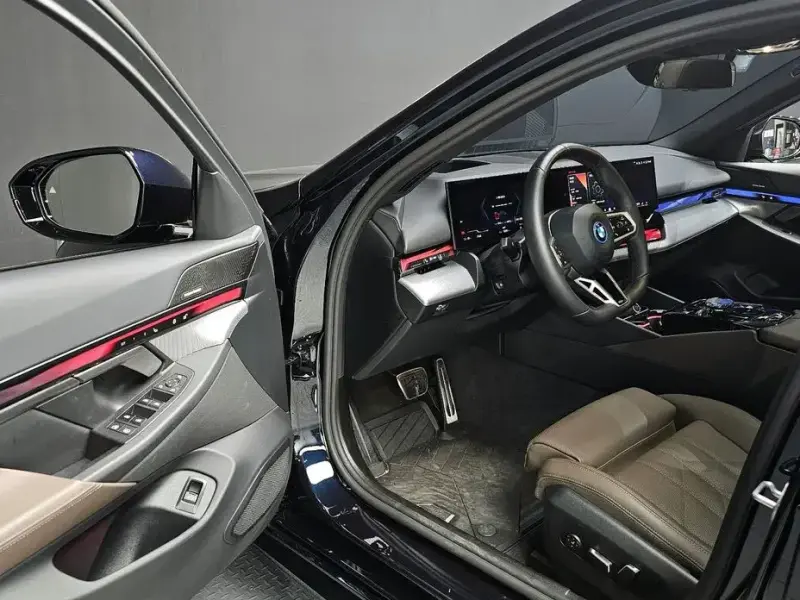2025 BMW i5 с пробегом 19 890 км