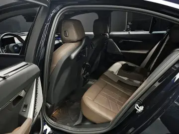 2025 BMW i5 с пробегом 19 890 км