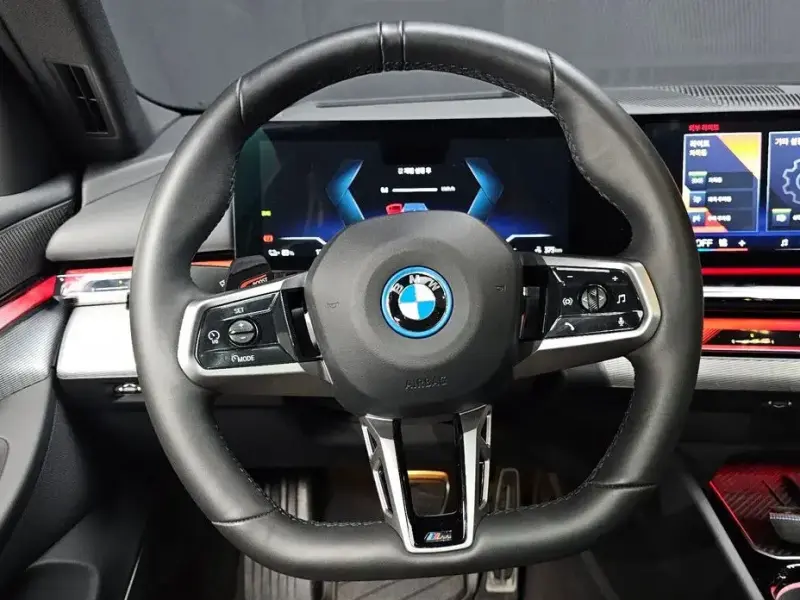 2025 BMW i5 с пробегом 19 890 км