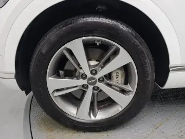2023 Genesis GV80 с пробегом 56 190 км