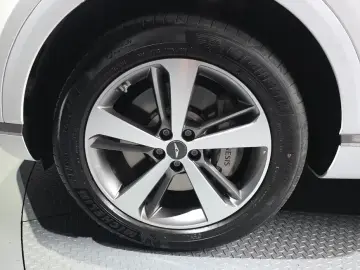 2023 Genesis GV80 с пробегом 35 078 км