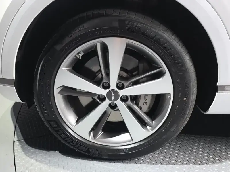 2023 Genesis GV80 с пробегом 35 078 км