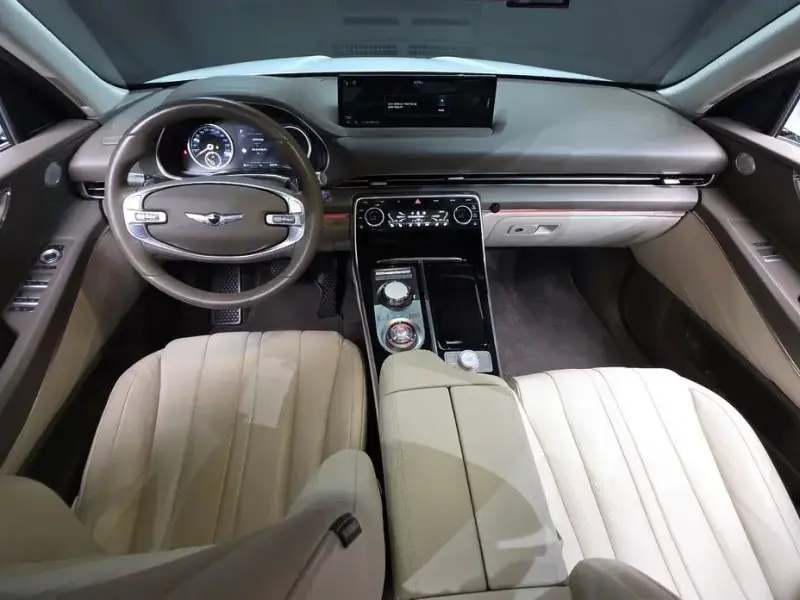 2023 Genesis GV80 с пробегом 35 078 км