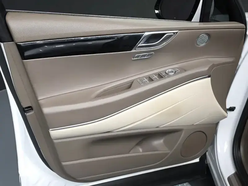 2023 Genesis GV80 с пробегом 35 078 км