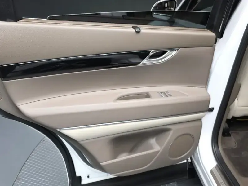 2023 Genesis GV80 с пробегом 35 078 км
