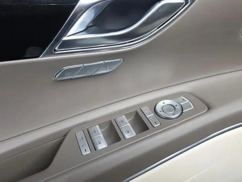 2023 Genesis GV80 с пробегом 35 078 км