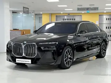 BMW i7
